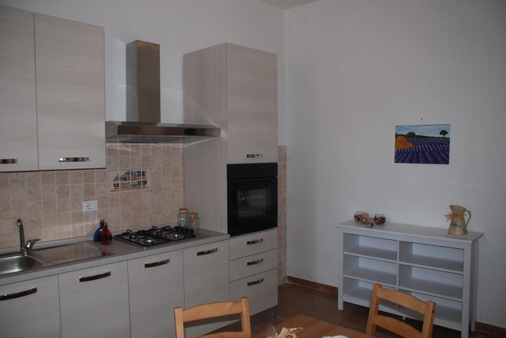Ernest'S Apartment Fiumicino Bagian luar foto