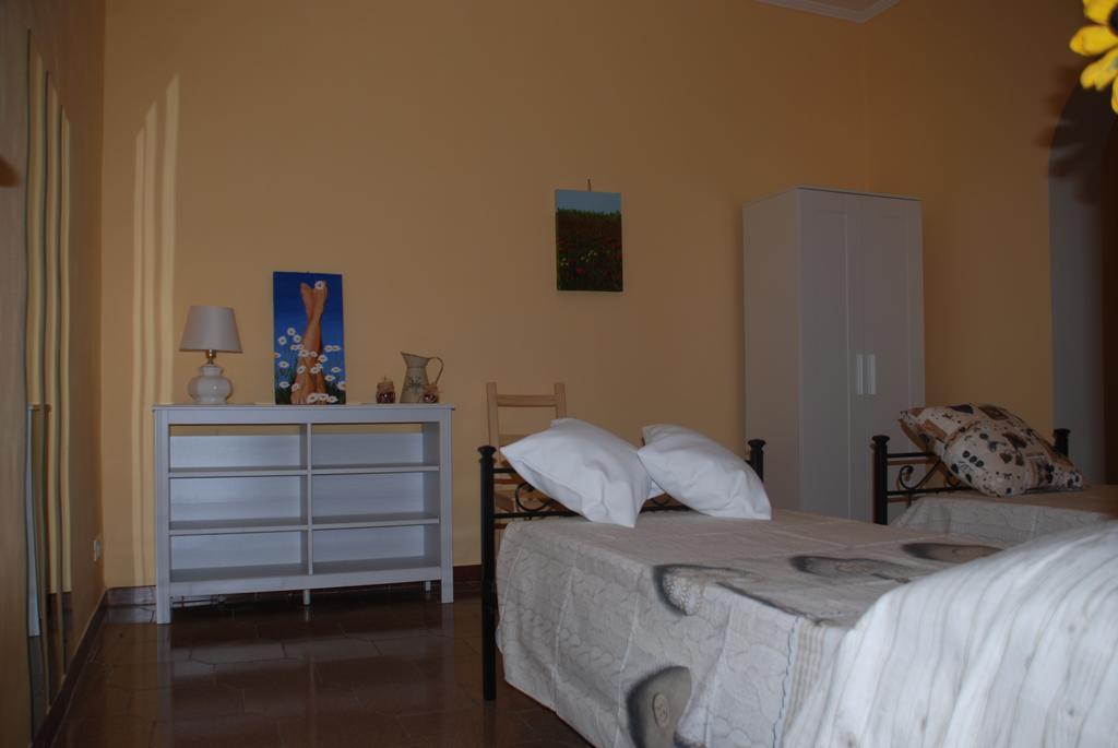 Ernest'S Apartment Fiumicino Bagian luar foto